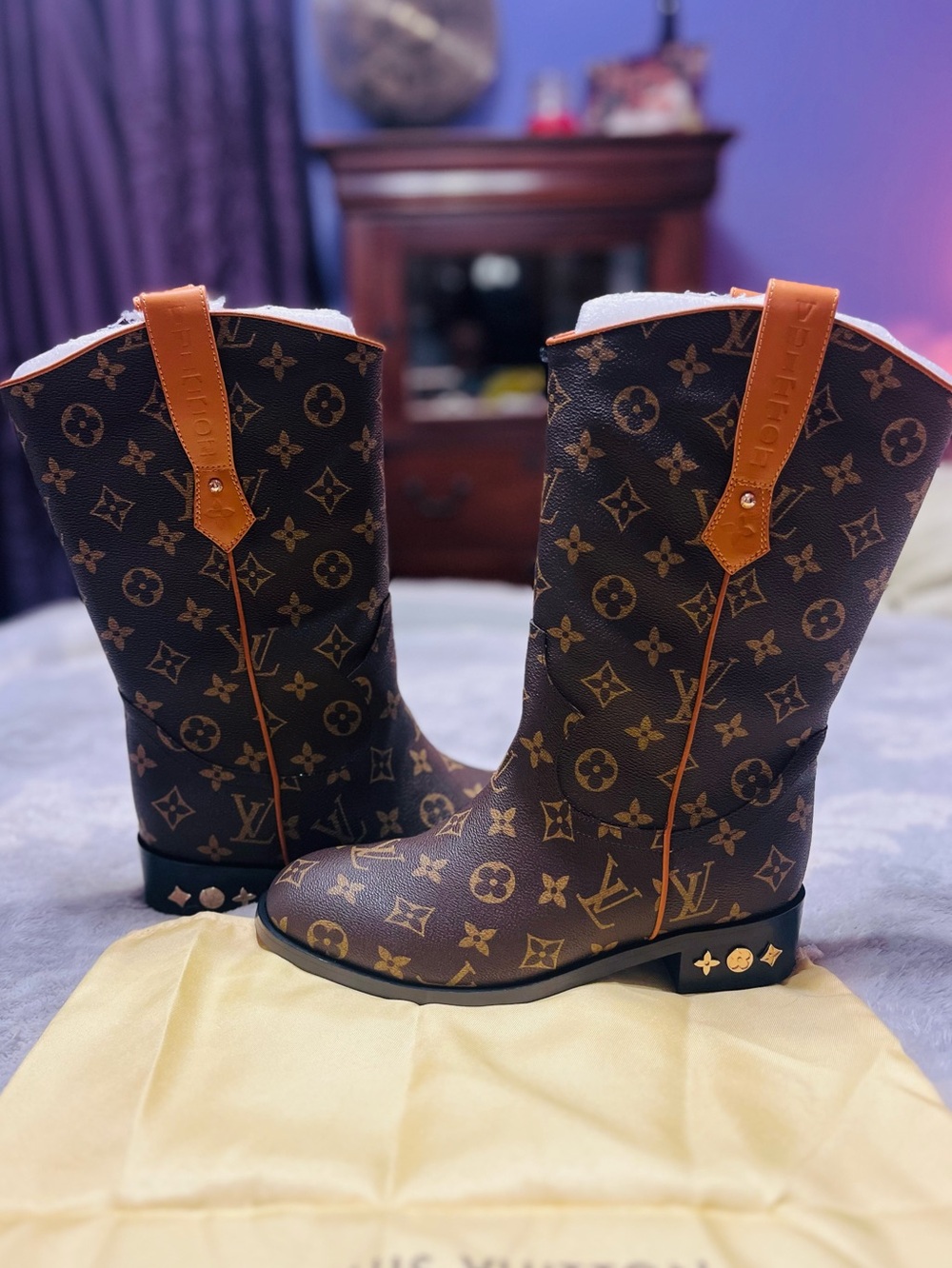 🤠 Louis. Vuitton. Cowgirl Rider Monogram Logo Timeless Cowboy Boots Size 40/9